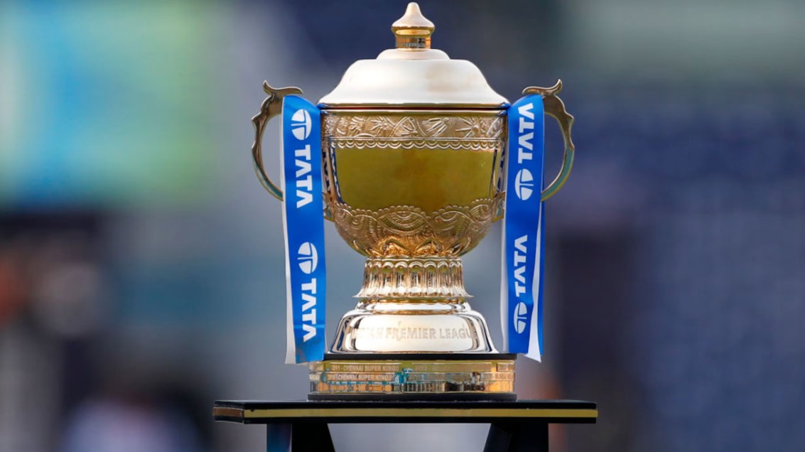 Tata_ipl_2025_trophy
